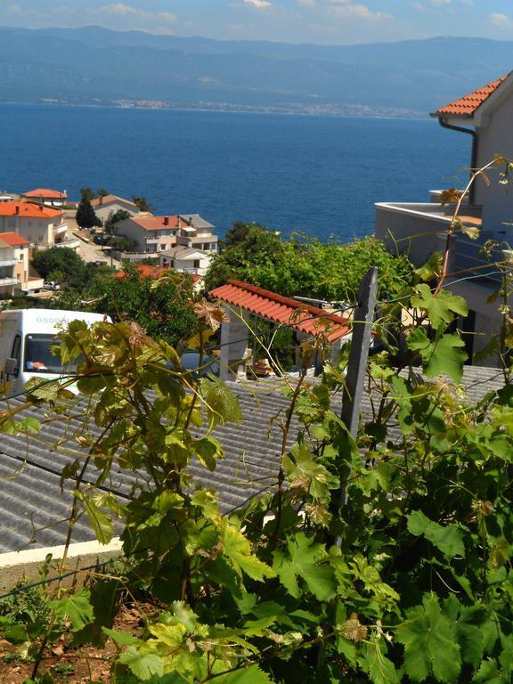 Apartment Andrija Vrbnik Extérieur photo