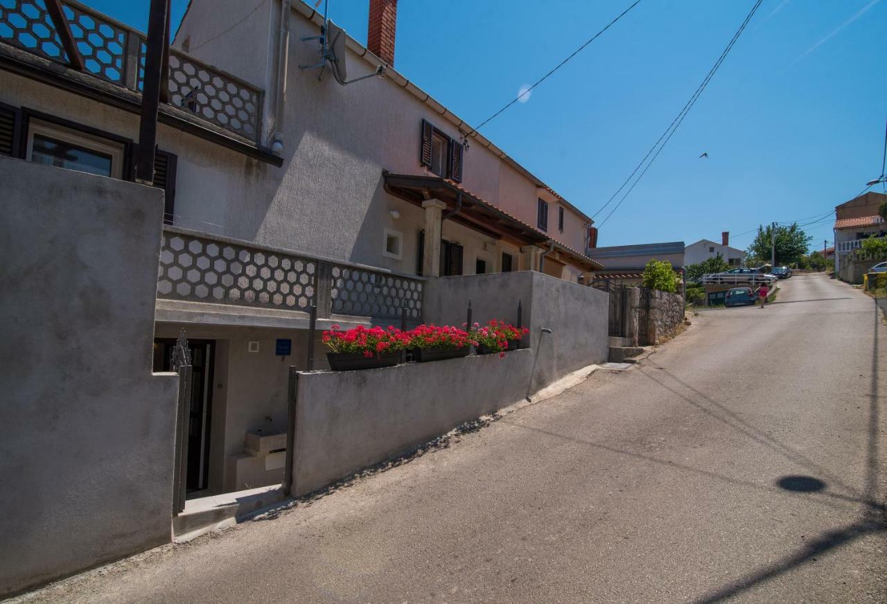 Apartment Andrija Vrbnik Extérieur photo